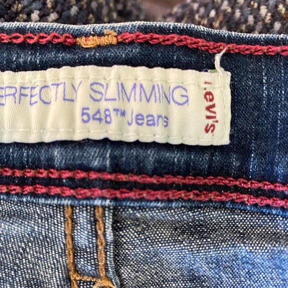 Levi's Bermuda 548 Women's Shorts Size 16 - Picture 2 of 4